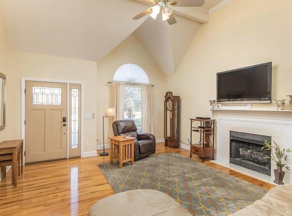 3rd image of 133 Circlestone Dr #84