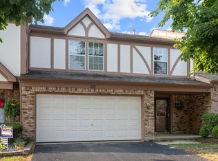 9233 Lakeview Dr, Orland Park, IL