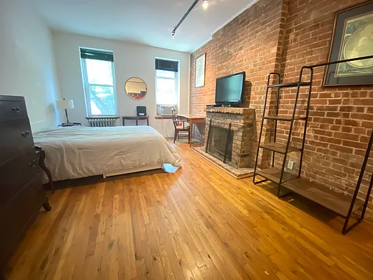 Rented by Douglas Elliman | media 24