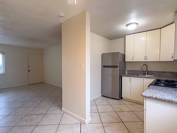 5th image of 5035 Saratoga Ave #4