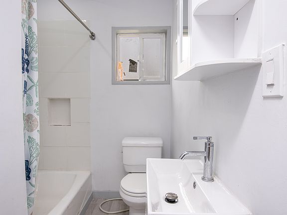 3rd image of 6479 Lexington Ave #6