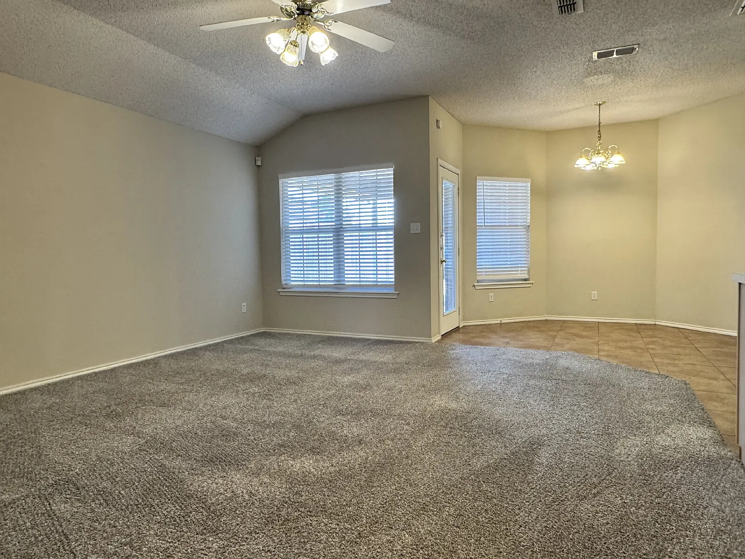 2 bed, 2.0 bath, 1000 sqft, $1,195 — Photo 4