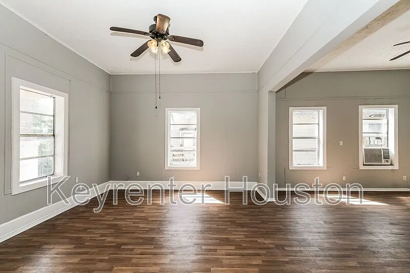 3 bed, 1.0 bath, 1504 sqft, $1,300 — Photo 4