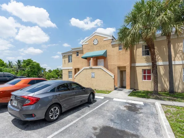 2401 NW 56th Ave #3-202, Lauderhill, FL 33313