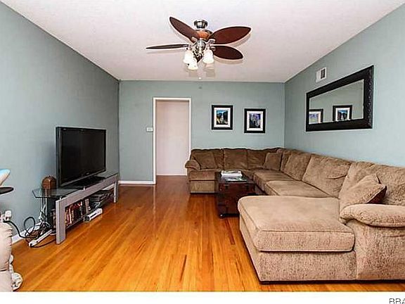 2nd image of 954 W Bonnie Brae Ct #Out