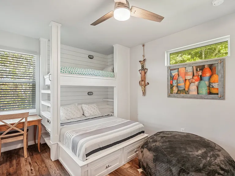501 Channel Ln — Photo 29