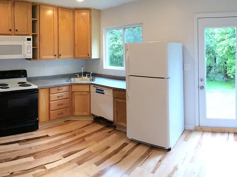 609 Bynum St — Photo 4