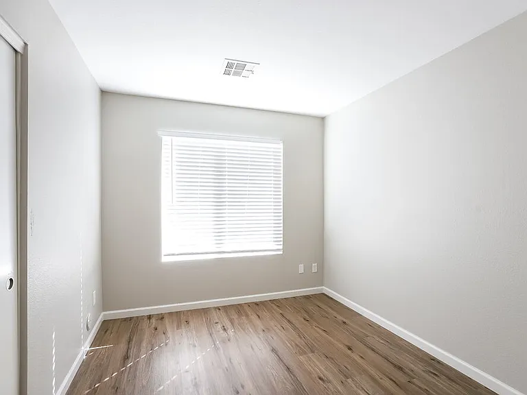 7427 W Tina Ln — Photo 14