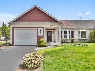 1295 Huntington Dr, Mundelein, IL 60060