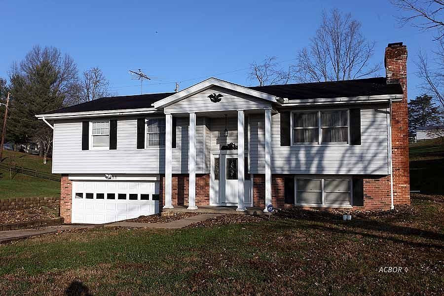 1st image of 288 Oak Dr