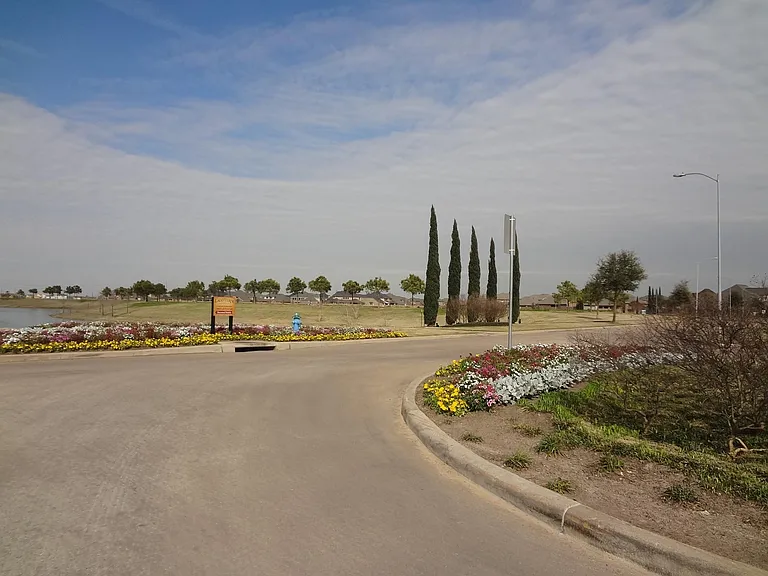 24510 Avellino Ct — Photo 30