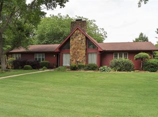 114 Kensington Dr, Florence, AL 35633
