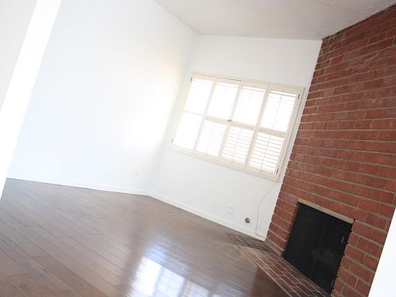 3rd image of 11911 Gorham Ave APT 8