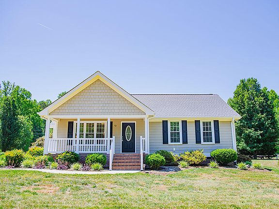 3rd image of 62 Red Berry Holly Ln