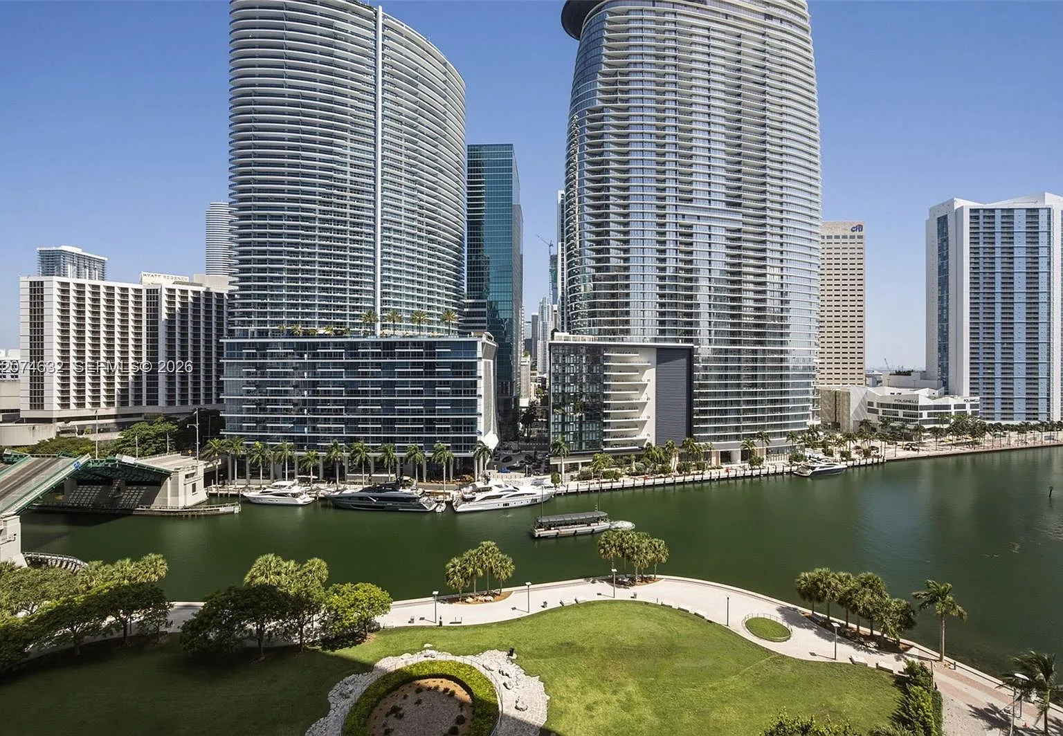 Iconbrickell Condo No 1 — Photo 1