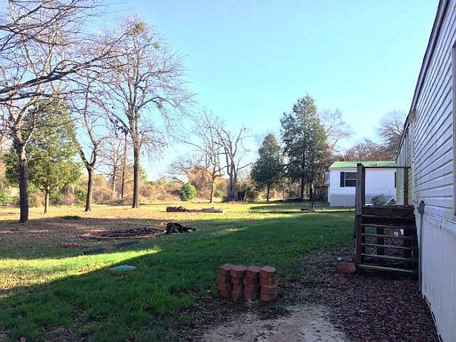 2nd image of 18058 Sycamore Cir