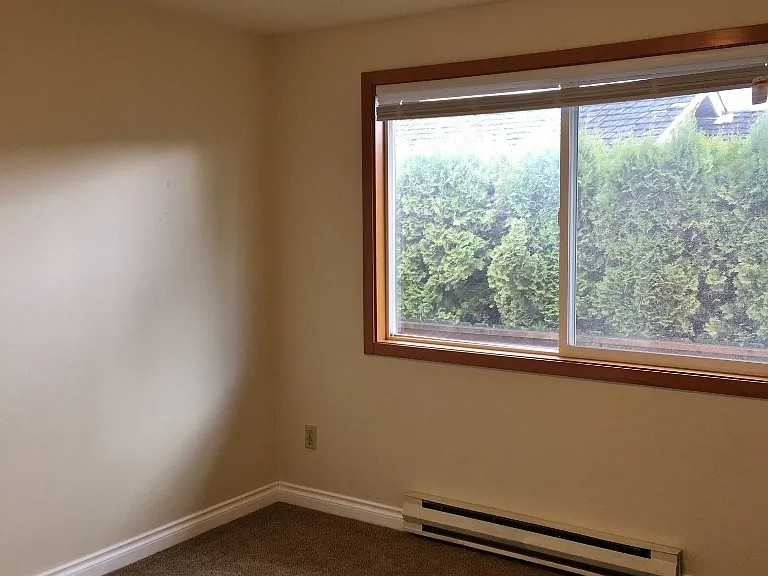 2780 Oxford St — Photo 14