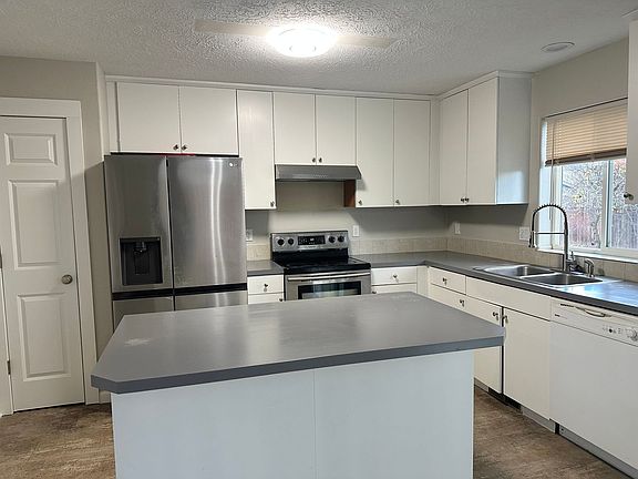 5th image of 15745 SE Alder St