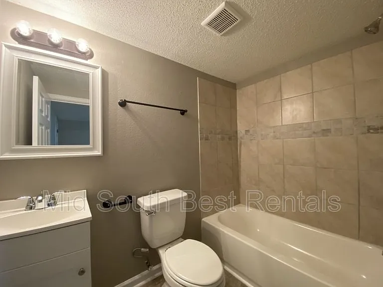 3706 W 19th St — Photo 5