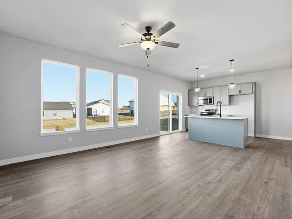 27118 E Oak View Dr, Lake Lotawana, MO 64086