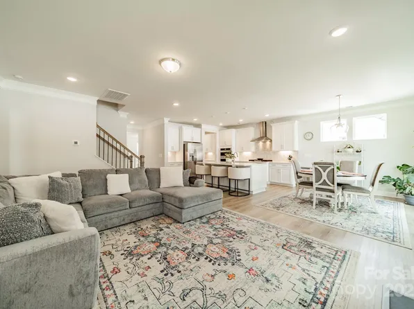 113 Summerhill Dr, Mooresville, NC 28115
