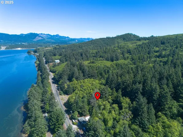 12 N Bayview Blvd, Rockaway Beach, OR 97136