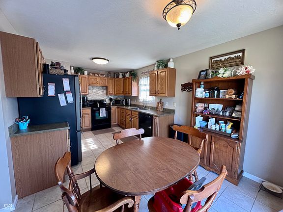 2nd image of 705 W 15th St