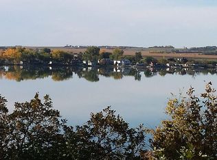 6317 Lakeview Dr, Wentworth, SD 57075