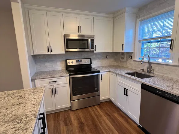 35C Grandview Dr #C, Farmington, CT 06032