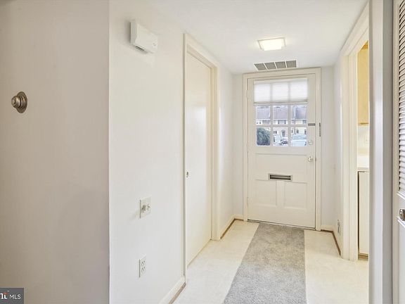 5th image of 3452 Chiswick Ct Unit 42-B