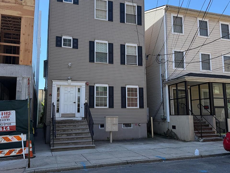 1st image of 118 Bayard St APT 3