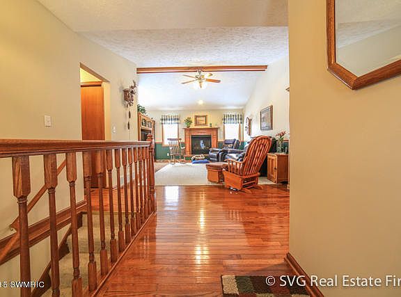 3rd image of 9730 Sandgrove Dr NE