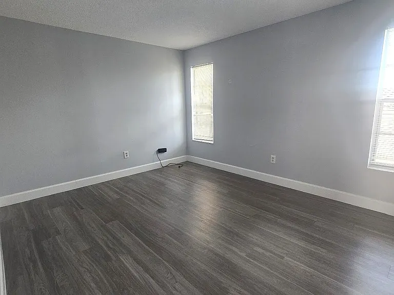 2800 NW 56th Ave #G406 — Photo 8