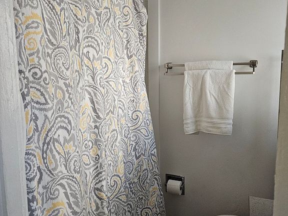 4th image of 181 Orange Ave APT 4