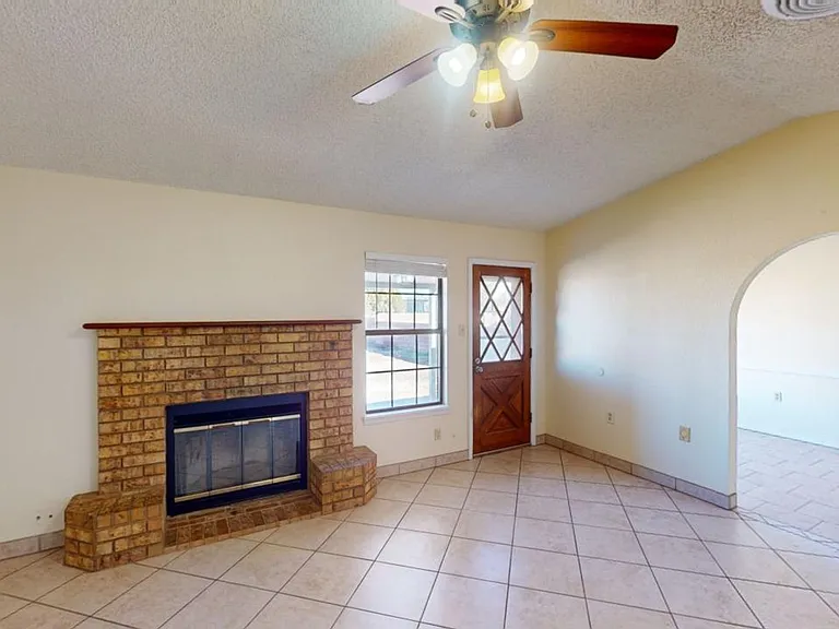 1460 Lindberg Ave — Photo 5