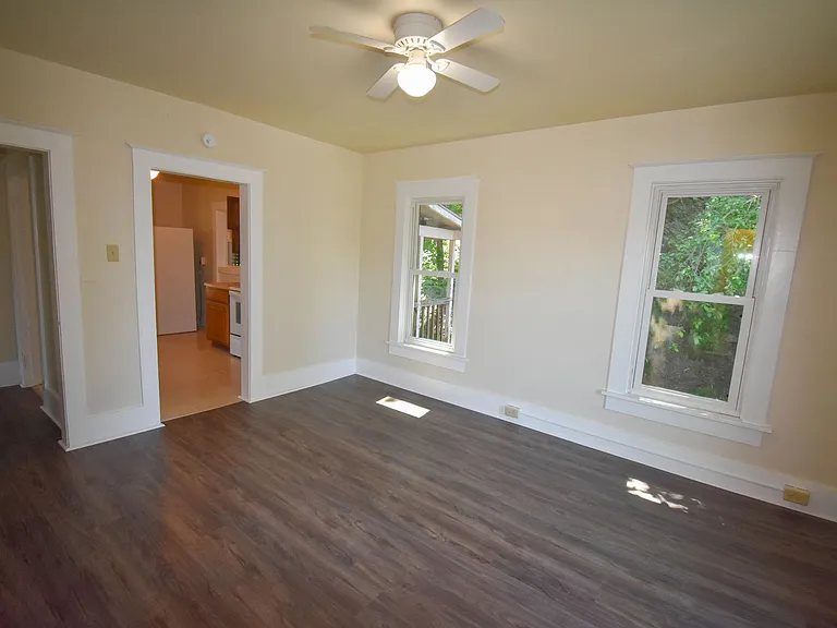 155 N Fairview St — Photo 22