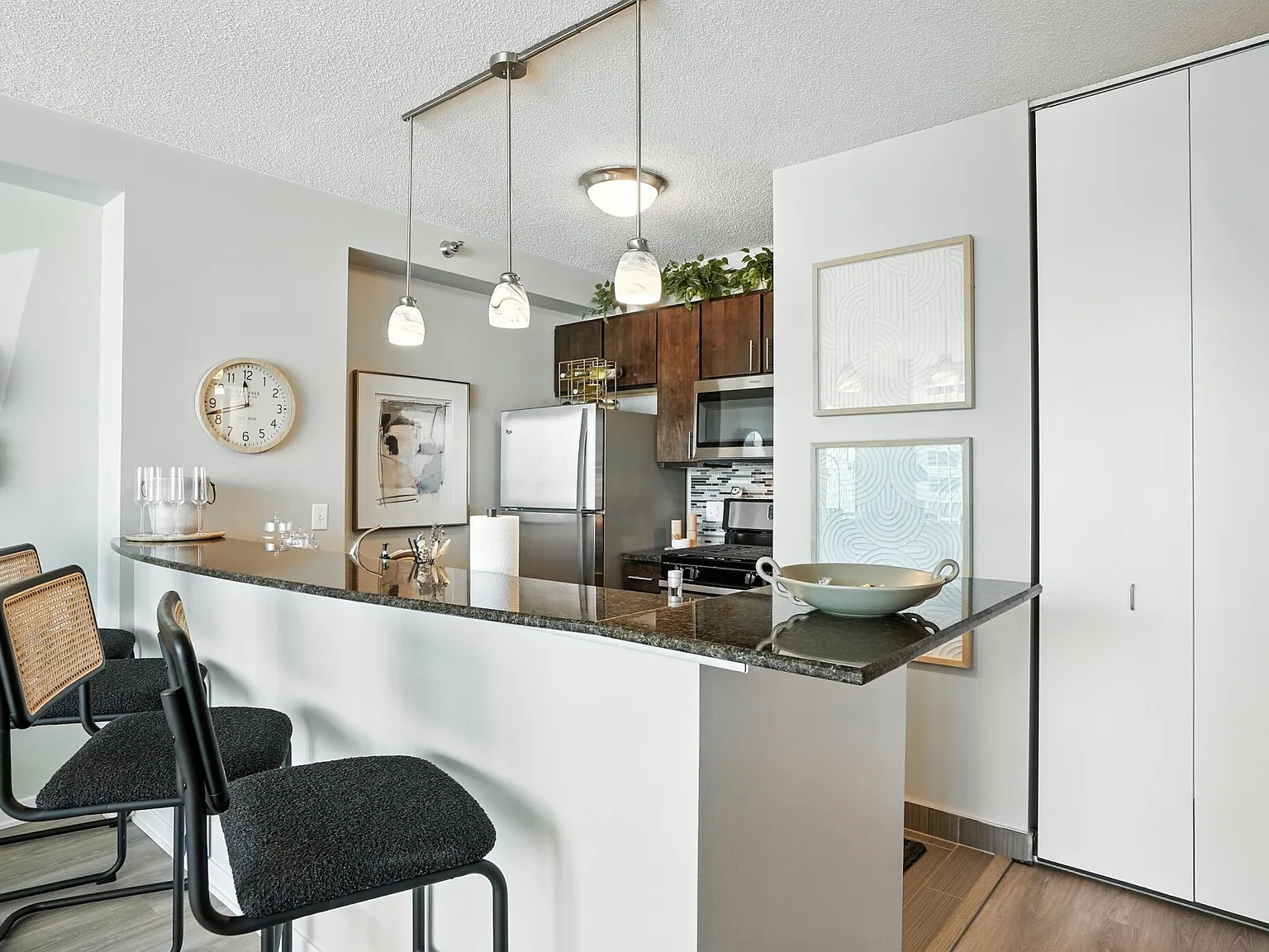 1 bed, 1.0 bath, $2,861 — Photo 4