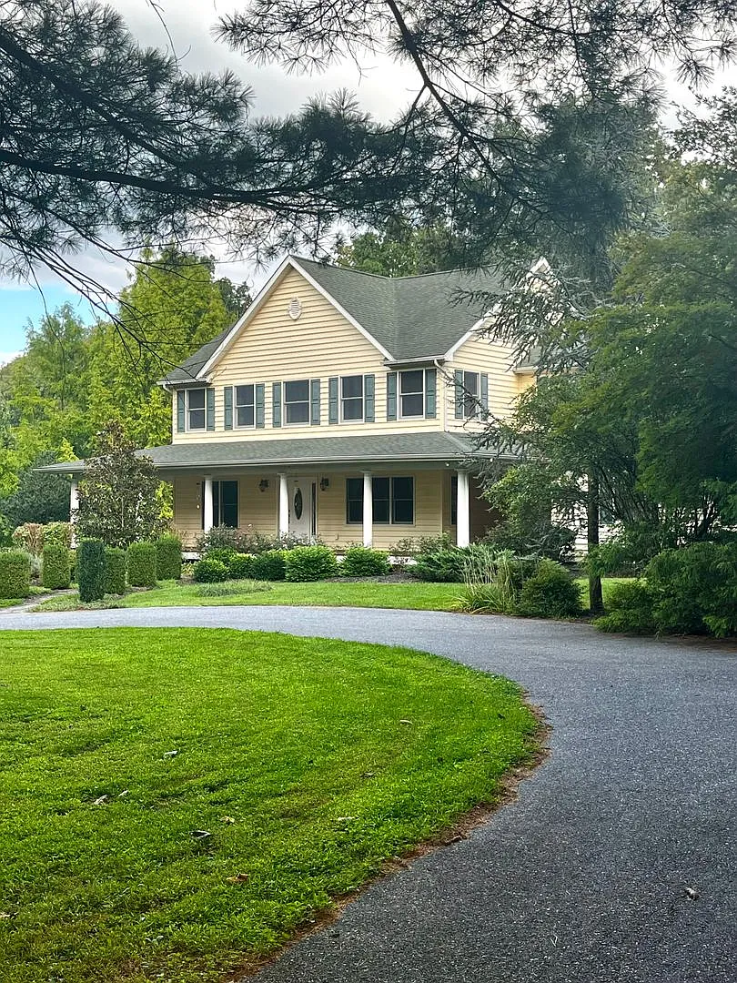 Charming 4BD/3.5BA Home in Upperco, MD! — Photo 4