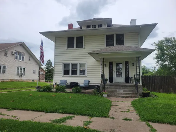 1914 Morton St, Falls City, NE 68355
