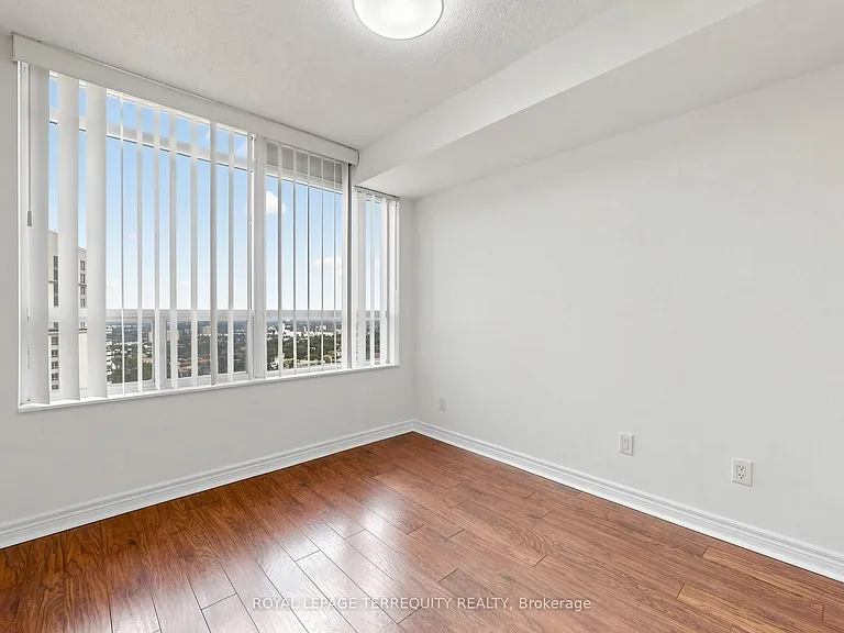 310 Burnhamthorpe Rd W #2810 — Photo 40