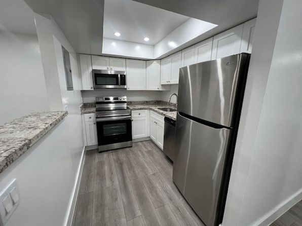 310 Lake Shore Dr #12