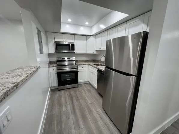 310 Lake Shore Dr West Palm Beach, FL 33403, 310 Lake Shore Dr #4, West Palm Beach, FL 33403