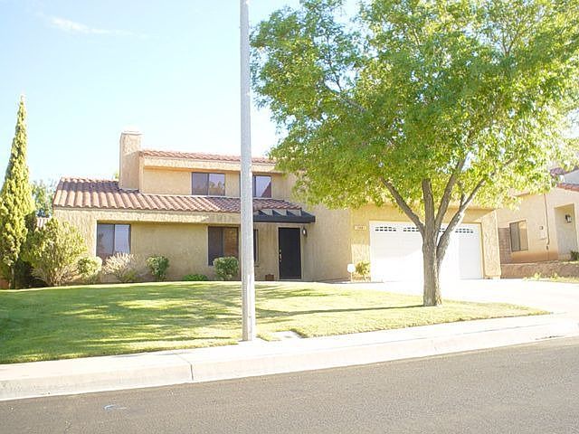 Single Story   Loft!