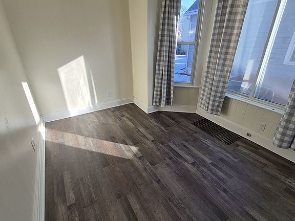 5th image of 4049 6th Ave