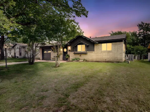 304 NW Summercrest Blvd, Burleson, TX 76028