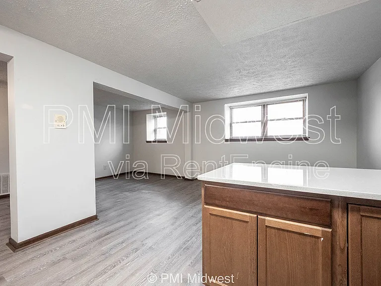 Parkway Apartments — Photo 38