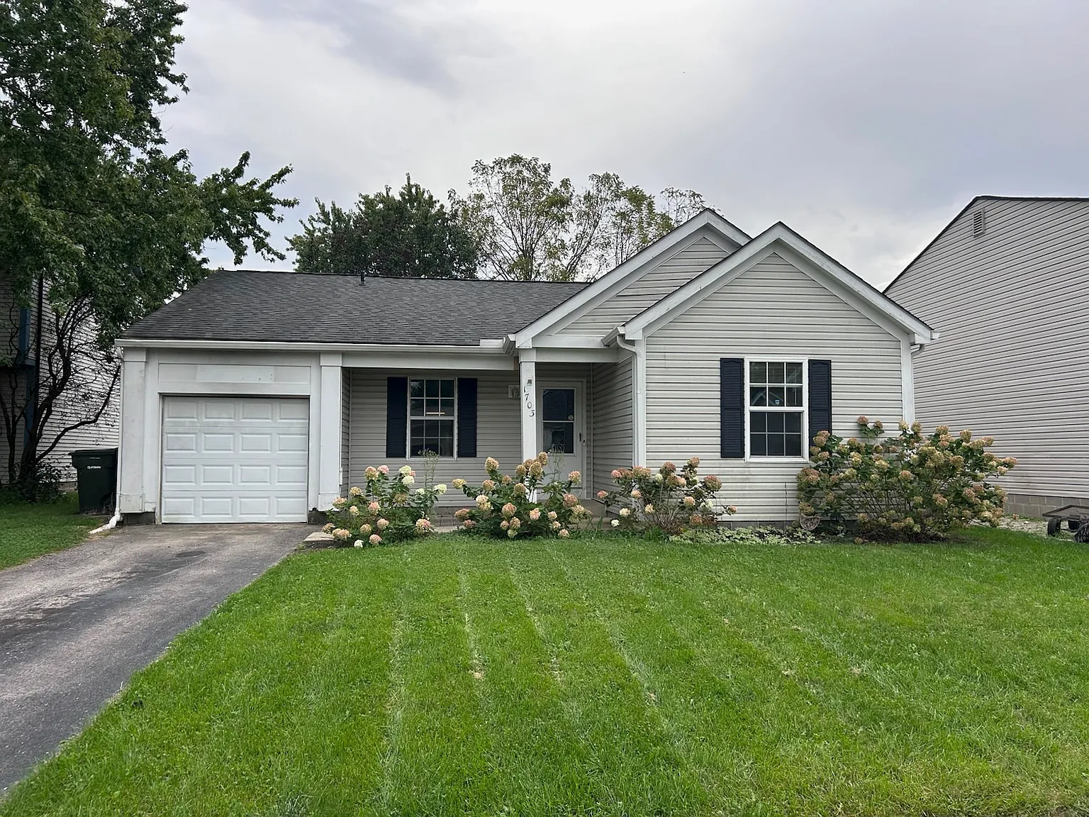 3 bed, 1312 sqft, $2,100 — Photo 1