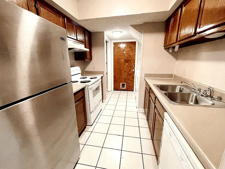 8012 Bayou Fountain Ave — Photo 12