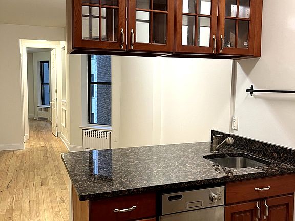 3rd image of 360 W 119th St APT 3B