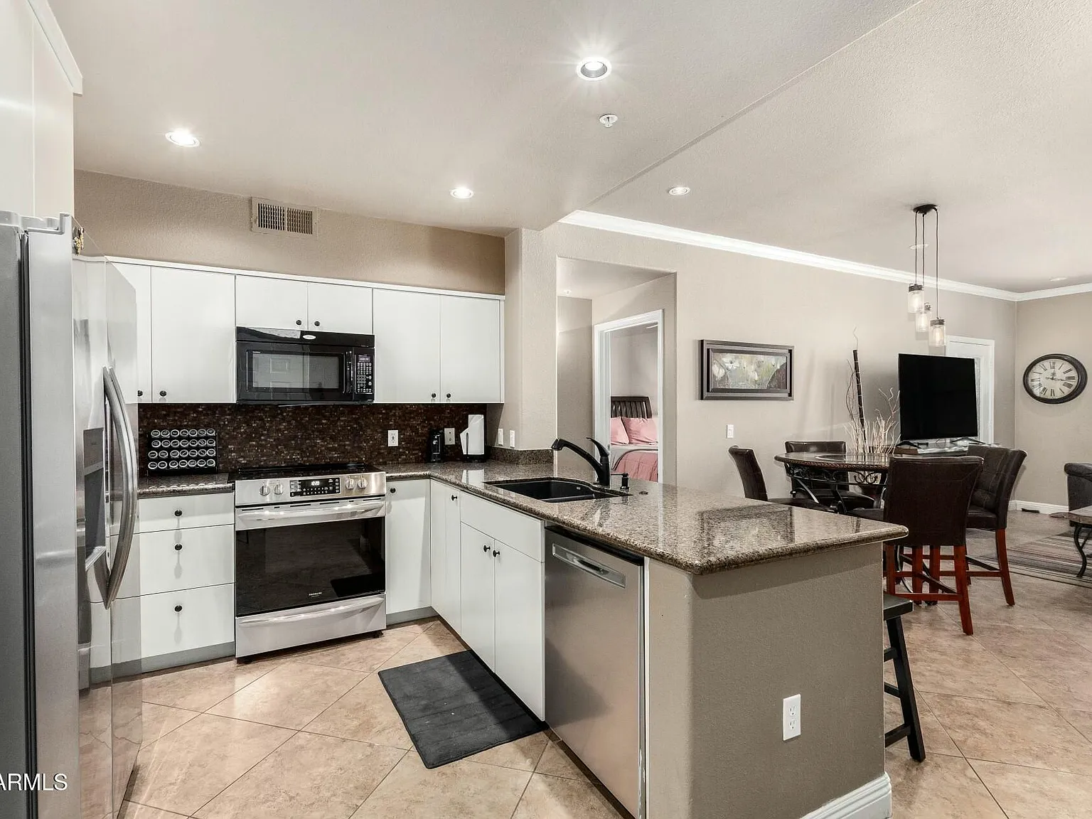 2 bed, 2.0 bath, 1116 sqft, $2,200 — Photo 2